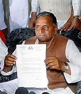 SP leader Mulayam Singh Yadav