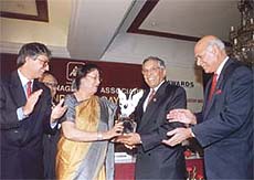 Mr M.V. Subbiah, Chairman of Murugappa Group was confered with JRD Tata Corporate Leadership Award for 2001 by the Deputy Chairperson of Rajya Sabha, Najma Heptullah.