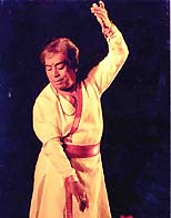 Birju Maharaj performs Kathak
