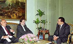 Egyptian President Hosni Mubarak (right) speaks to European Union's foreign policy chief