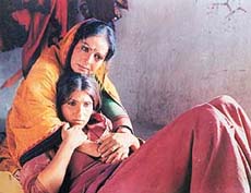Dimple & Rakhee in Rudaali: Tribute to talent