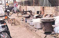 Encroachers refuse to budge from the G.T.Road.