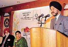 Lieut Gen Surjit Singh, PVSM, VSM, GOC-in-C, Western Command, delivers lecture on Unknown Facets of Indian Army 