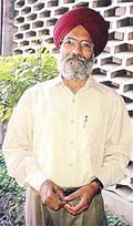 Surjit Patar