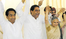  Kamal Nath, Subhash Chopra and Sheila Dikshit at a press conference.