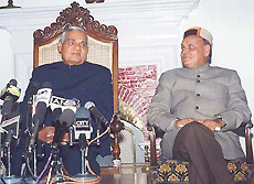 Prime Minister Atal Behari Vajpayee addresses mediapersons