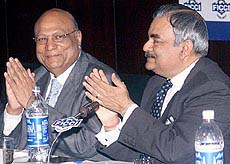 NRI industrialist Lord Swaraj Paul with Mr R. S. Lodha, FICCI President