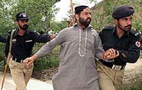 The Pakistani police arrests a worker