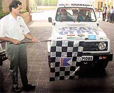 Jagdish Khattar, managing director, Maruti Udyog Ltd, flagging off the world peace tour