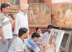 Purushattam Das with his children --- Photo by Subhash Bhardwaj