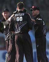 New Zealand players celebrate the dismissal of Pakistani batsman Yousuf Youhana in Karachi 