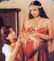 Rekha and Shekhar Suman in Utsav