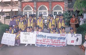 The students of Queen's Mary at the polio awareness campaign.