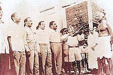 Capt Ram Singh Thakur playing the National Anthem in the presence of Mahatma Gandhi.