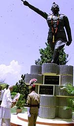 Union Home Minister L. K. Advani lays wreath