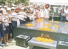 ISHWARALLAH: The Vanasthali School students take pledge to fulfill the dreams of the Mahatma
