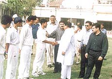 Shadi Ram, MLA, meeting players