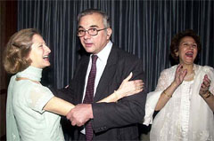 Ashraf Jehangir Qazi shares a joke with Susan Bggs