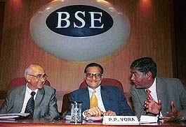 SEBI Chairman G. N. Bajpai, IDBI Chairman P. P. Vora  and Vijay Kalantari at a seminar