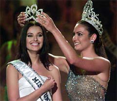 Miss Russia Oxana Fedorova is crowned Miss Universe