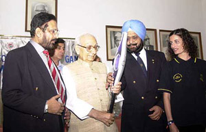 Vice-President Krishan Kant receives 'The Queens Jubilee Relay Baton2002' 