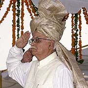 Union Home Minister L. K. Advani gets the guard of honour