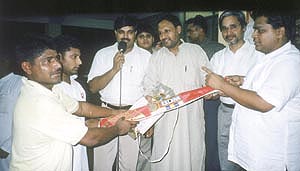 Saroj Rai of NDMC receiving the BDM