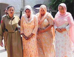 Three alleged jebkatris nabbed by the Ludhiana police