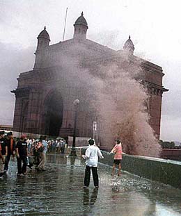 Huge waves lash near Gateway of India on the onset of monsoon