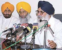 DSGMC president Jathedar Avtar Singh Hit, Union Minister of Chemicals and Fertilizers S.S. Dhindsa and former Punjab Chief Minister Parkash Singh Badal 