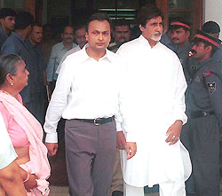 Amitabh Bachchan along with Anil Ambani 