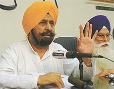 Jathedar Avtar Singh Hit and Prof Kirpal Singh Badungar during a press conference