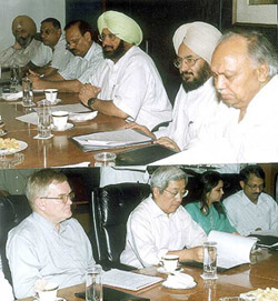 Capt. Amarinder Singh, Chief Minister, Punjab, interacts with a delegation of the World Bank