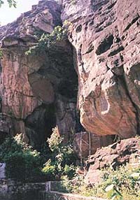 A fort-like rock formation at Bhimbetaka