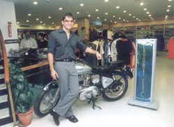 Model-turned-actor Jas Arora at Ebony for the lucky draw