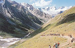 The shorter route to the holy cave passes through Baltal