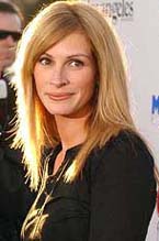 Julia Roberts poses for photographers