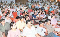 Students, accompanied by their parents, at the counselling for admission