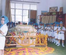 GHPS kids celebrate Guru Harkrishans birth anniversary with fervour.
