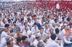 Farmers  in large numbers attended the rally. 