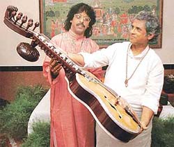 Renowned sitarist Padma Vibhushan Pt. Debu Chaudhary was in the city to formally launch city musician Subhash Ghoshs creation sarasbani 