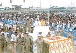 Nirankari Baba Hardev Singh Ji Maharaj blessing Sewa Dal volunteers during a rally in the Capital on the occasion of Independence Day.