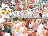 women activists of the parties brave the downpour
