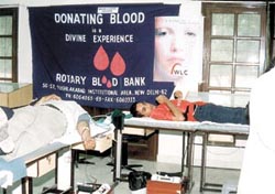 Students donating blood on the Wigan & Leigh College campus