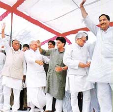 Mr Bhajan Lal, HPCC President, along with senior Congress leaders