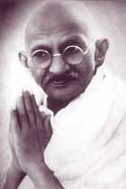  Mahatma Gandhi 