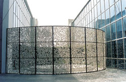 An exhibition Between Memory and History