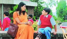 Scene from Aa Gale Lag Jaa: Unusual theme