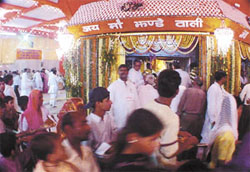 Devotees at the Jhandewala temple during the Navratra pooja