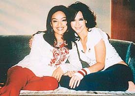 Kim with Jennifer Love Hewitt: Lifes a party